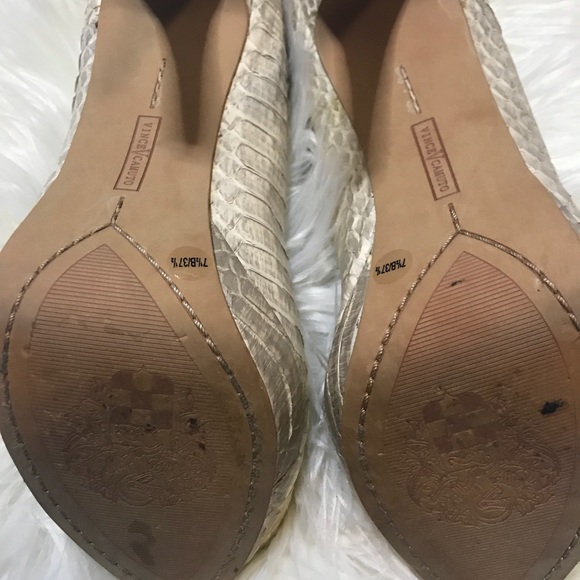 Vince Camuto Peep toe Pumps - Picture 2 of 2